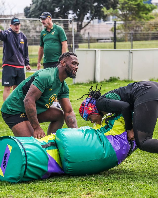 Siya Kolisi Education, Career 